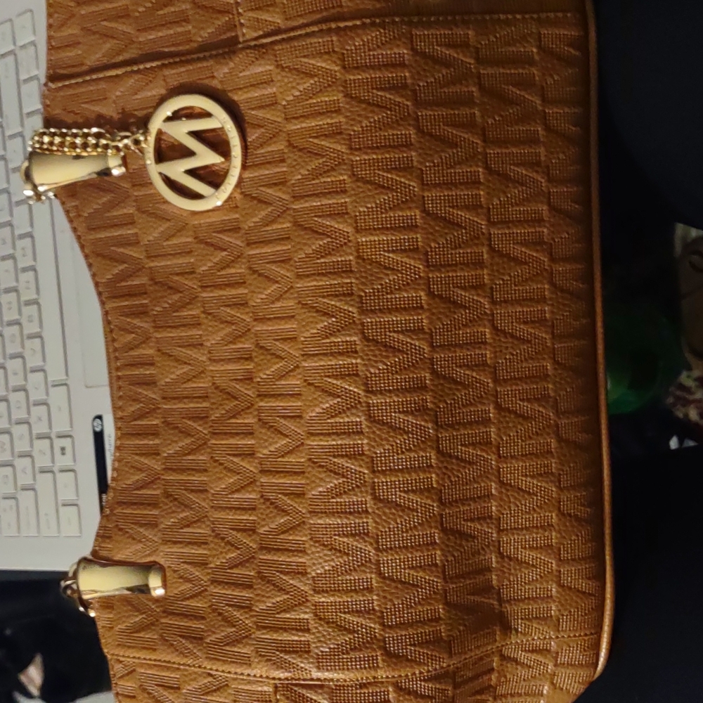 MIA K. COLLECTION PURSE